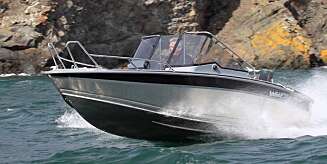 BR og DC: 510-modellen fra Solver kommer også i to versjoner - en bowrider og en mer tradisjonell skjærgårdsjeep kalt DC. Begge er morsomme å kjøre. BR og DC: 510-modellen fra Solver kommer også i to versjoner - en bowrider og en mer tradisjonell skjærgårdsjeep kalt DC. Begge er morsomme å kjøre.