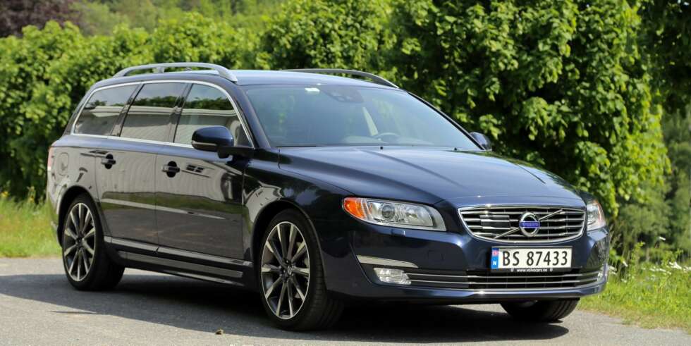 KRONEKSEMPEL: Volvo V70 med 1,6-litersdiesel ble en storselger som viser at mange nordmenn legger lite vekt på sterk motor. FOTO: Terje Bjørnsen KRONEKSEMPEL: Volvo V70 med 1,6-litersdiesel ble en storselger som viser at mange nordmenn legger lite vekt på sterk motor. FOTO: Terje Bjørnsen