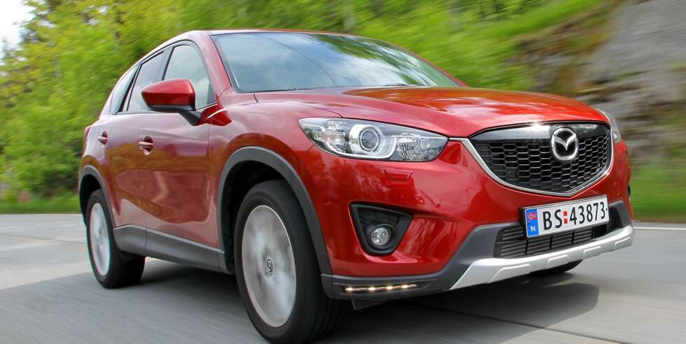 MEST SOLGT: Mazda CX-5 var ved utgangen av oktober Norges tredje mest solgt og landets klarest mest solgte SUV. Ikke uten grunn. FOTO: Terje Bjørnsen MEST SOLGT: Mazda CX-5 var ved utgangen av oktober Norges tredje mest solgt og landets klarest mest solgte SUV. Ikke uten grunn. FOTO: Terje Bjørnsen