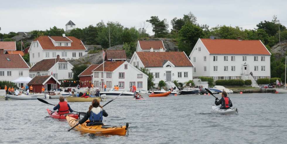 DEN BLØTE KYSTSTRIPE: Kystleden mellom Grimstad og Kristiansand er en mye benyttet padlerute der et tjuetall overnattingsmuligheter er tilrettelagt for kajakkfolket. FOTO: Arne Otto Iversen DEN BLØTE KYSTSTRIPE: Kystleden mellom Grimstad og Kristiansand er en mye benyttet padlerute der et tjuetall overnattingsmuligheter er tilrettelagt for kajakkfolket. FOTO: Arne Otto Iversen