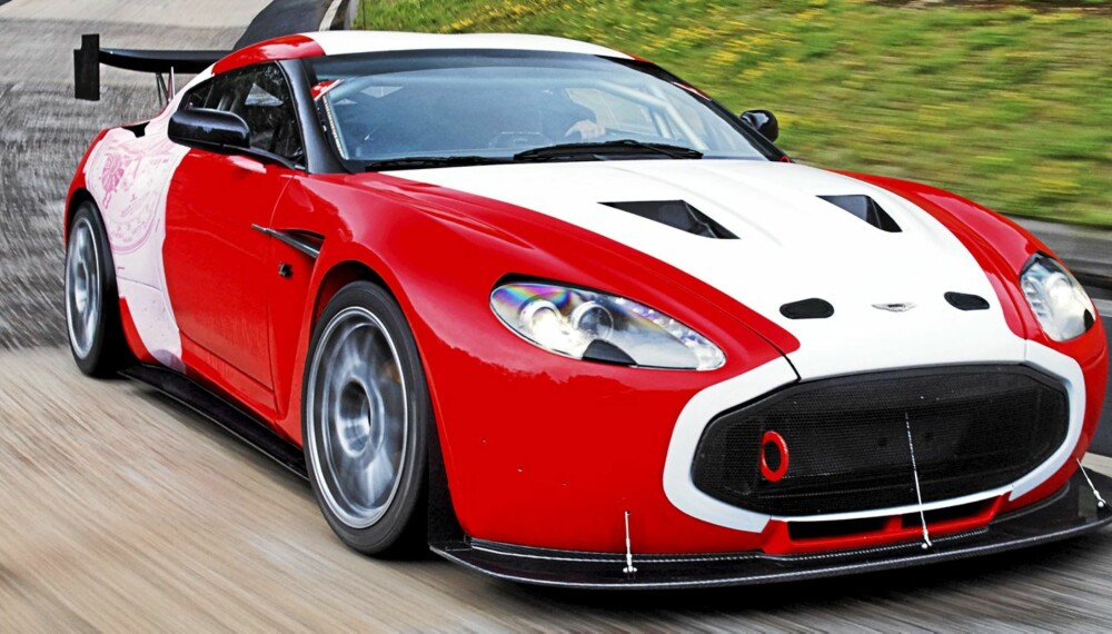 DESIGN: Zagato liker å gjøre ting annerledes, innrømmer Chris Porritt. - Gutta har noen veldig - spesielle besettelser om design. DESIGN: Zagato liker å gjøre ting annerledes, innrømmer Chris Porritt. - Gutta har noen veldig - spesielle besettelser om design.