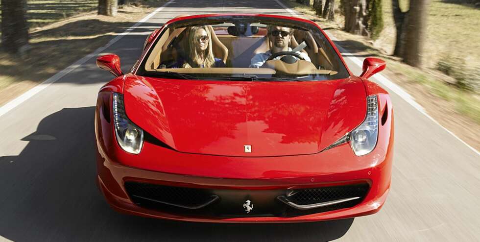 SPIDER, MAN: 458 Spider har blitt nesten fullstendig vellykket, like interessant og kraftfull som coupeen. SPIDER, MAN: 458 Spider har blitt nesten fullstendig vellykket, like interessant og kraftfull som coupeen.