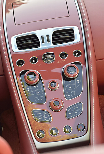 ONE-77: Konsollen har lånt design fra One-77. ONE-77: Konsollen har lånt design fra One-77.