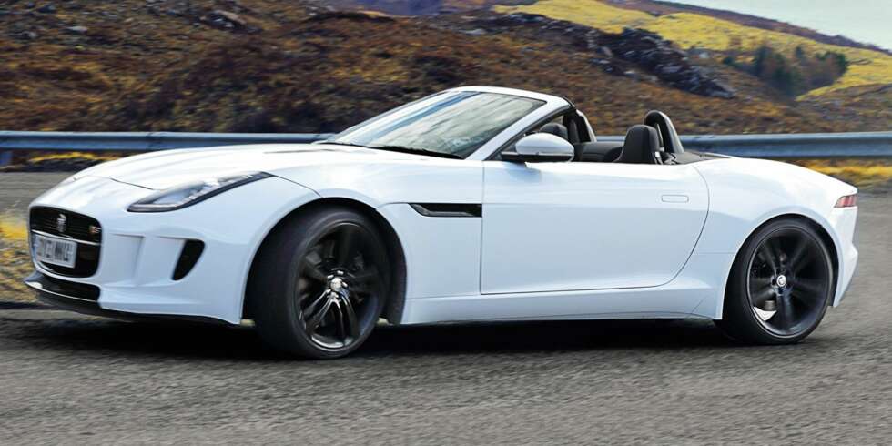 VILLMANN: F-Type V6S vet ikke hva det vil si å beherske seg. Og kjøper du en, bør du snarest varsle naboen. FOTO: Joe Windsor-Williams VILLMANN: F-Type V6S vet ikke hva det vil si å beherske seg. Og kjøper du en, bør du snarest varsle naboen. FOTO: Joe Windsor-Williams