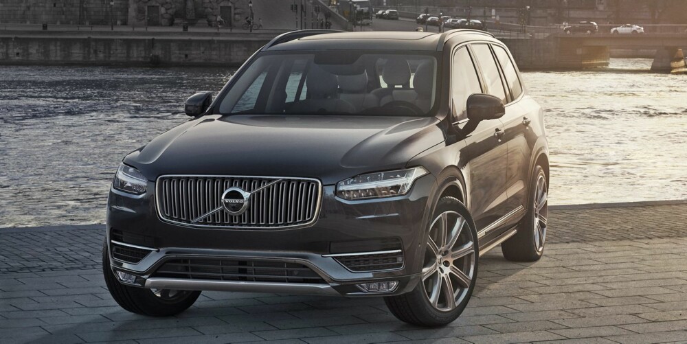 NY GRILL: Feitere grill, større logo og LED-lysenes form vil gå igjen i framtidige Volvo-modeller. Volvo sier at XC90 er 200 kg lettere enn konkurrerende biler. FOTO: Volvo NY GRILL: Feitere grill, større logo og LED-lysenes form vil gå igjen i framtidige Volvo-modeller. Volvo sier at XC90 er 200 kg lettere enn konkurrerende biler. FOTO: Volvo