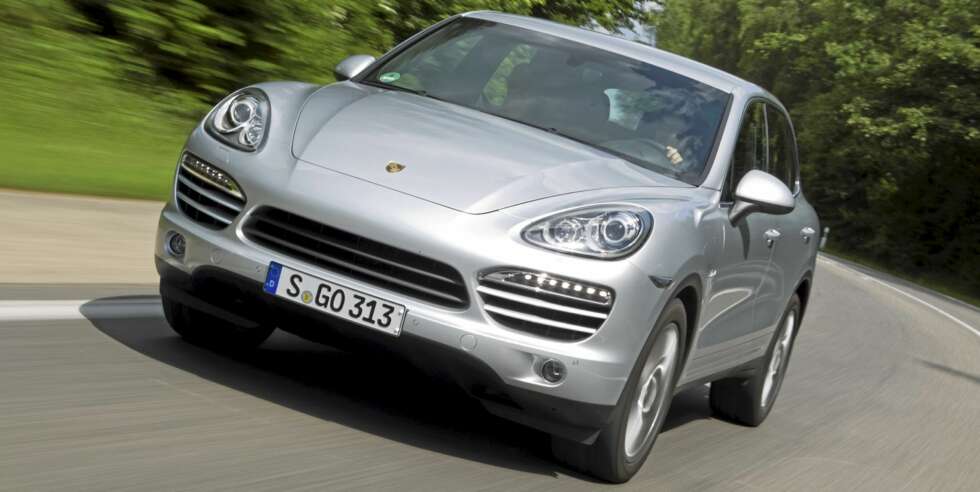 SPORTSLIG: Når en bil heter Porsche, skal den være rask og velkjørende. Selv om den er en SUV. SPORTSLIG: Når en bil heter Porsche, skal den være rask og velkjørende. Selv om den er en SUV.