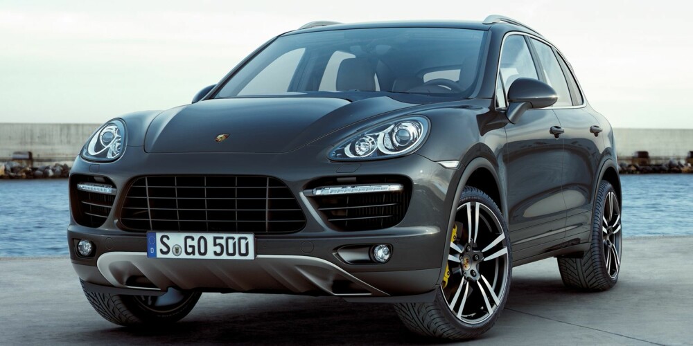 ÜBER-SUV: Autobahn-giganten Porsche Cayenne Turbo. FOTO: Porsche ÜBER-SUV: Autobahn-giganten Porsche Cayenne Turbo. FOTO: Porsche