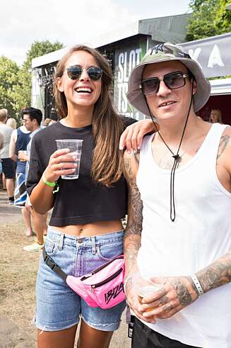 EN DAG MED ONKEL: Det Nye-journalist Linn fikk lov til å henge ut en hel dag med OnklP på Slottsfjellfestivalen. EN DAG MED ONKEL: Det Nye-journalist Linn fikk lov til å henge ut en hel dag med OnklP på Slottsfjellfestivalen.