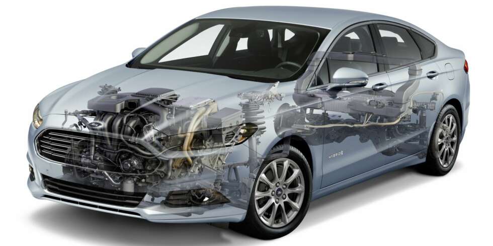 HYBRID: Ford Mondeo kommer også i hybridversjon. En toliters bensinmotor jobber sammen med en elektrisk motor. FOTO: Ford HYBRID: Ford Mondeo kommer også i hybridversjon. En toliters bensinmotor jobber sammen med en elektrisk motor. FOTO: Ford