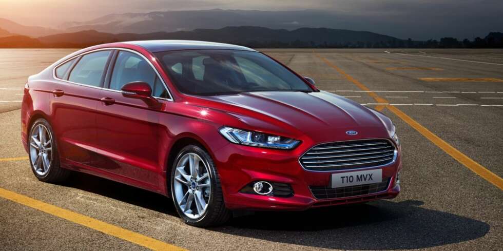 VENTETID: Generasjonsskiftet for Ford Mondeo har vært varslet i to-tre år, men er blitt forsinket på grunn av en tvist ved en av Fords fabrikker i Europa. Mondeoen er en såkalt verdensbil og er i nær slekt med den amerikanske Ford Fusion. FOTO: Ford VENTETID: Generasjonsskiftet for Ford Mondeo har vært varslet i to-tre år, men er blitt forsinket på grunn av en tvist ved en av Fords fabrikker i Europa. Mondeoen er en såkalt verdensbil og er i nær slekt med den amerikanske Ford Fusion. FOTO: Ford