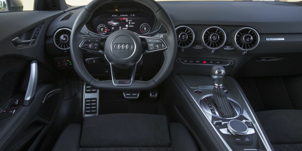 KJENT STIL: Førermiljøet er i kjent Audi-stil, men med nye grep. FOTO: Audi KJENT STIL: Førermiljøet er i kjent Audi-stil, men med nye grep. FOTO: Audi