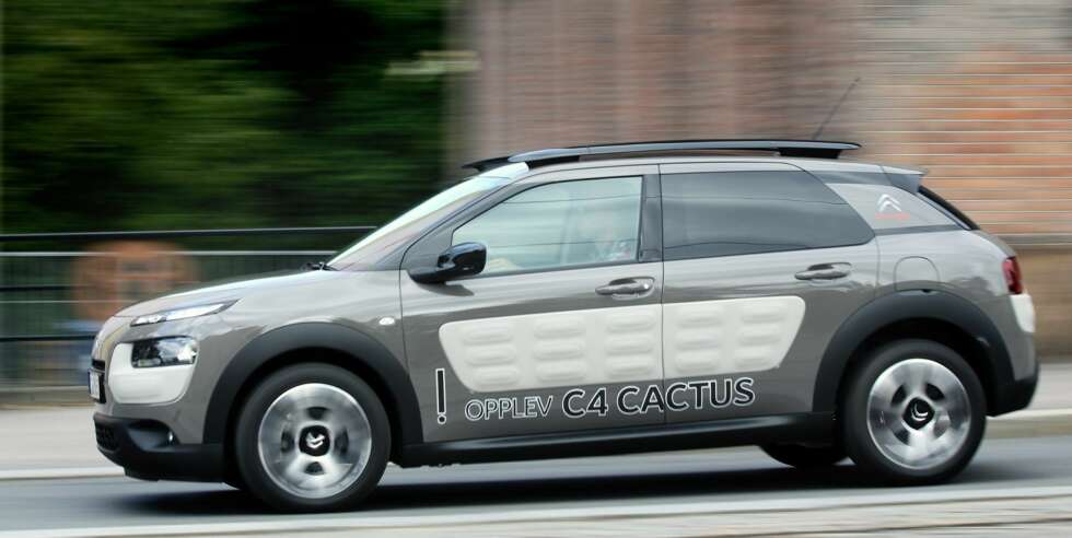 RIMELIG: Den rimeligste utgaven av Citroën C4 Cactus koster fra 183.000 kroner. Testbilen er imidlertid den absolutt dyreste Cactus du i dag kan få kjøpt, med en pris på over 260.000 kroner. FOTO: Petter Handeland RIMELIG: Den rimeligste utgaven av Citroën C4 Cactus koster fra 183.000 kroner. Testbilen er imidlertid den absolutt dyreste Cactus du i dag kan få kjøpt, med en pris på over 260.000 kroner. FOTO: Petter Handeland