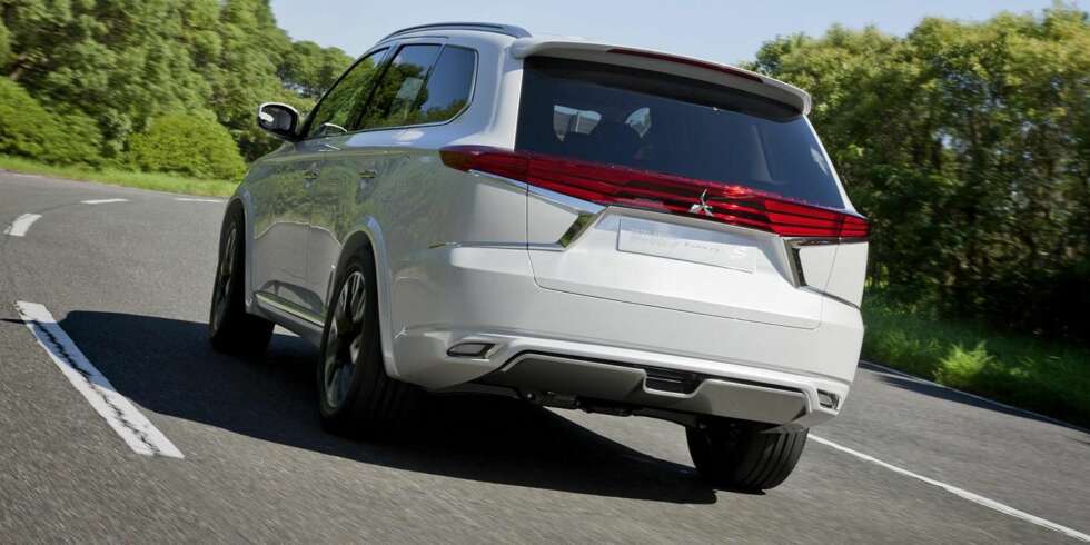 SUV: Mitsubishi Outlander har kanskje ikke verdens mest spennende design. Men nå kan det bli en endring på akkurat det. FOTO: Mitsubishi SUV: Mitsubishi Outlander har kanskje ikke verdens mest spennende design. Men nå kan det bli en endring på akkurat det. FOTO: Mitsubishi