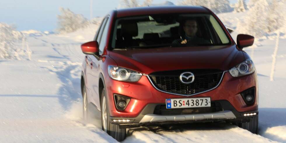 BEST: Det er gode grunner til Mazda CX-5 selger godt. Den er blant de beste å kjøre, har god plass og konkurransedyktige priser. FOTO: Egil Nordlien, HM Foto BEST: Det er gode grunner til Mazda CX-5 selger godt. Den er blant de beste å kjøre, har god plass og konkurransedyktige priser. FOTO: Egil Nordlien, HM Foto