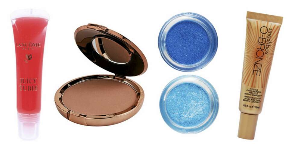 FRA VENSTRE: Lancôme Juicy Tubes Lipgloss (kr 159), H&M Bronze Powder (kr 59,59), Barry M Dazzle Dust Eyeshadow i fargen Bright Blue (kr 125), Barry M Dazzle Dust Eyehadow i fargen Baby Blue (kr 125), Smashbox O-Bronze Cheek Bronzer (kr 265). FRA VENSTRE: Lancôme Juicy Tubes Lipgloss (kr 159), H&M Bronze Powder (kr 59,59), Barry M Dazzle Dust Eyeshadow i fargen Bright Blue (kr 125), Barry M Dazzle Dust Eyehadow i fargen Baby Blue (kr 125), Smashbox O-Bronze Cheek Bronzer (kr 265).