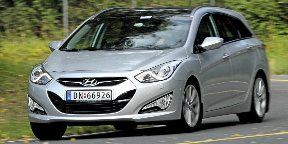 MORSOM: Hyundai i40 er blant de mest engasjerende familiebilene når den får et stykke svingete landevei å bryne seg på. MORSOM: Hyundai i40 er blant de mest engasjerende familiebilene når den får et stykke svingete landevei å bryne seg på.