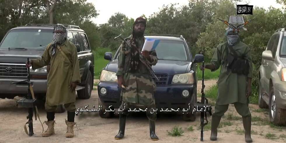 I august slapp lederen Shekau en video der han fortalte at han hadde opprettet et islamsk kalifat i det nordøstlige Nigeria. Så lenge regjeringen ikke klarer å gjøre noe med den dype fattigdommen som herjer i områdene Boko Haram dominerer, kan den morderiske banden ture fram uten særlig motstand. I august slapp lederen Shekau en video der han fortalte at han hadde opprettet et islamsk kalifat i det nordøstlige Nigeria. Så lenge regjeringen ikke klarer å gjøre noe med den dype fattigdommen som herjer i områdene Boko Haram dominerer, kan den morderiske banden ture fram uten særlig motstand.
