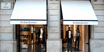 LUKSUS: Om du unner deg litt designerklær på salg eller ei, eller bare vindustitter, byr Passeig de Gracia på mye lekkert. LUKSUS: Om du unner deg litt designerklær på salg eller ei, eller bare vindustitter, byr Passeig de Gracia på mye lekkert.