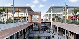 KJØPESENTER: Selv om de flotte smågatene i Barcelona er halve shopping-moroa, er det deilig med en dag på en av de gode kjøpesentrene for litt effektiv shopping. KJØPESENTER: Selv om de flotte smågatene i Barcelona er halve shopping-moroa, er det deilig med en dag på en av de gode kjøpesentrene for litt effektiv shopping.