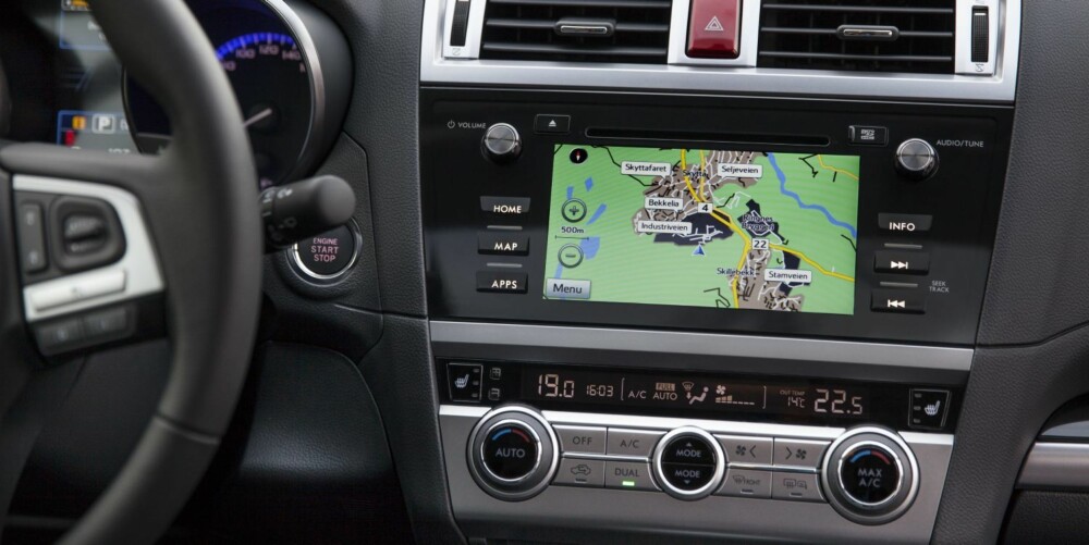 BEDRE BETJENING: Subaru Outback har en mer moderne utforming av dashbordet. BEDRE BETJENING: Subaru Outback har en mer moderne utforming av dashbordet.