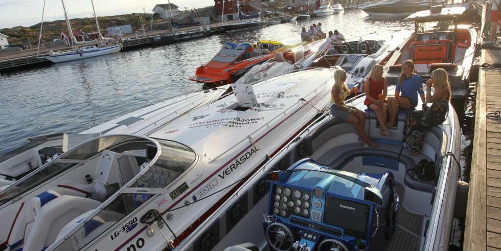 POKER RUN: Stille før stormen i Smögen. POKER RUN: Stille før stormen i Smögen.