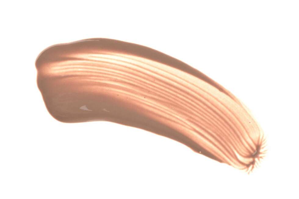 FARGEBOM: Ikke test foundation farge på hånden - den har ikke samme farge som fjeset ditt. FOTO: Colourbox FARGEBOM: Ikke test foundation farge på hånden - den har ikke samme farge som fjeset ditt. FOTO: Colourbox