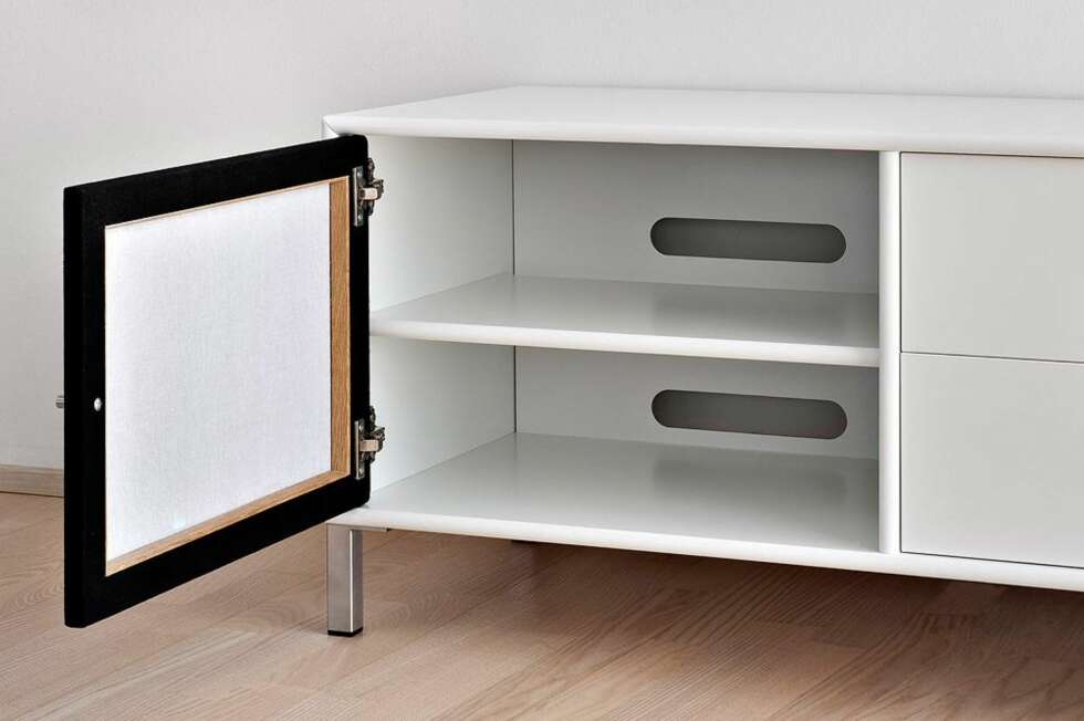 ELEGANT: Danske Frislev får du kjøpt flatpakket, men har elegante løsninger for kabelhåndtering. ELEGANT: Danske Frislev får du kjøpt flatpakket, men har elegante løsninger for kabelhåndtering.
