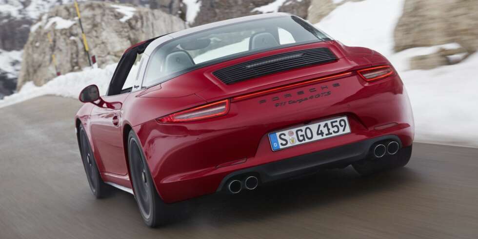 PLUG-IN: Porsche vurderer å gjøre en ladbar hybrid-versjon av Porsche 911. FOTO: Porsche PLUG-IN: Porsche vurderer å gjøre en ladbar hybrid-versjon av Porsche 911. FOTO: Porsche