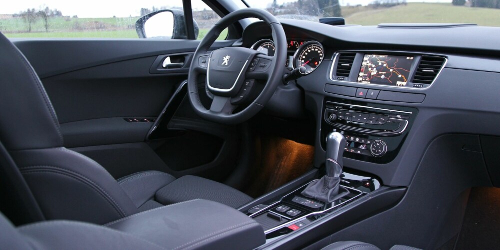VELLYKKET: Oppgraderingen av førermiljøet har gjort Peugeot 508 SW mer attraktiv. VELLYKKET: Oppgraderingen av førermiljøet har gjort Peugeot 508 SW mer attraktiv.
