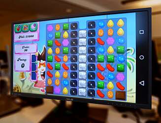 MOBILSKJERM: På Android 4.4.2 og nyere kan du sende hele mobilskjermen til TV-en. Det gjør at du kan spille Candy Crush Saga på storskjerm. MOBILSKJERM: På Android 4.4.2 og nyere kan du sende hele mobilskjermen til TV-en. Det gjør at du kan spille Candy Crush Saga på storskjerm.