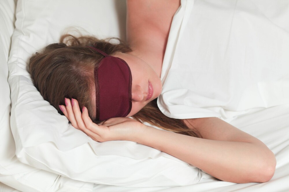GJØR JOBBEN MENS DU SOVER: Sjekk hvorfor du burde ha i tørrsjampo på kvelden før du legger deg. FOTO: Colourbox GJØR JOBBEN MENS DU SOVER: Sjekk hvorfor du burde ha i tørrsjampo på kvelden før du legger deg. FOTO: Colourbox