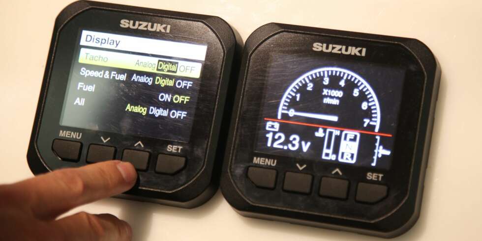 SMARTE INSTRUMENT: Suzukis instrumenter har også fått seg en solid oppgradering. Her tilbys det i praksis full kontroll over alt fra forbruk til serviceindikatorer. FOTO: Terje Haugen SMARTE INSTRUMENT: Suzukis instrumenter har også fått seg en solid oppgradering. Her tilbys det i praksis full kontroll over alt fra forbruk til serviceindikatorer. FOTO: Terje Haugen
