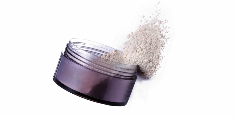 HOLD PÅ MINERALENE: For å få best utbytte av de gode ingrediensene i mineralsminken, hjelper det ikke å legge en vanlig foundation på huden først. HOLD PÅ MINERALENE: For å få best utbytte av de gode ingrediensene i mineralsminken, hjelper det ikke å legge en vanlig foundation på huden først.