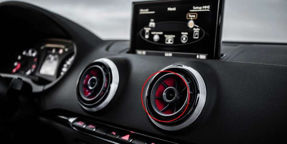 SER RØDT: Røde effekter i blant annet lufteventilene forteller at dette er hissige saker. FOTO: Audi SER RØDT: Røde effekter i blant annet lufteventilene forteller at dette er hissige saker. FOTO: Audi