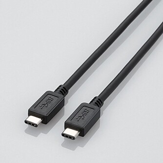 USB 3.1: Kabelprodusenten Elecom har kablene klare. En kabel med den nye C-type-pluggen i begge ender vil være kompatibel med USB 3.1 og 10 Gbps og de nye strømprofilene. USB 3.1: Kabelprodusenten Elecom har kablene klare. En kabel med den nye C-type-pluggen i begge ender vil være kompatibel med USB 3.1 og 10 Gbps og de nye strømprofilene.