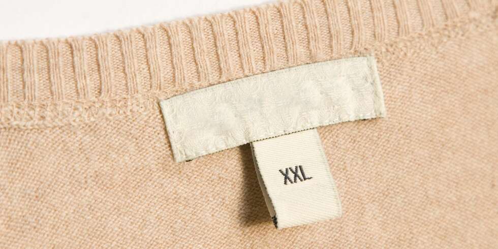 HVA ER EN XXL?: Hvordan kan en så liten lapp, i nakken på overdelene våre, bety så mye for så mange? HVA ER EN XXL?: Hvordan kan en så liten lapp, i nakken på overdelene våre, bety så mye for så mange?