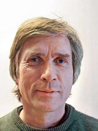 Vi har alle ulike måter å sørge på, og sorgen over en venn som dør kan være vel så tung som å miste noen i familien, sier Hans-Jørgen Wallin Weihe, forfatter og professor i sosial arbeid ved høgskolen i Lillehammer som forsker på sorg. Vi har alle ulike måter å sørge på, og sorgen over en venn som dør kan være vel så tung som å miste noen i familien, sier Hans-Jørgen Wallin Weihe, forfatter og professor i sosial arbeid ved høgskolen i Lillehammer som forsker på sorg.