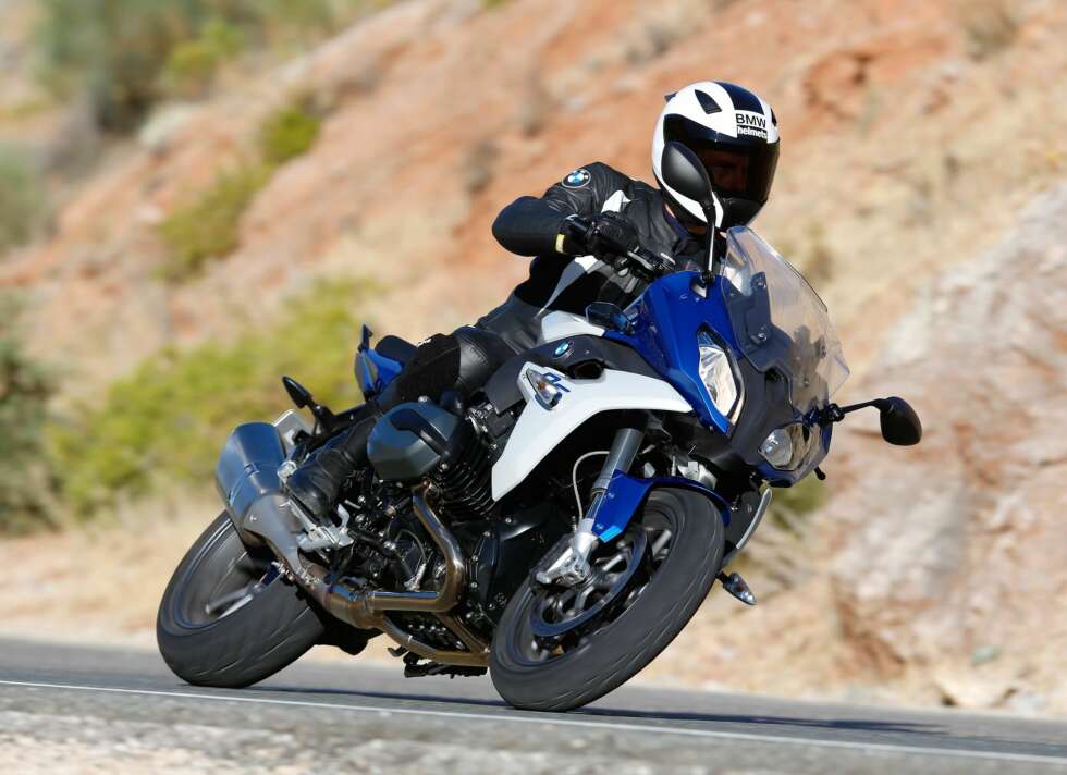 BMW R1200RS. BMW R1200RS.