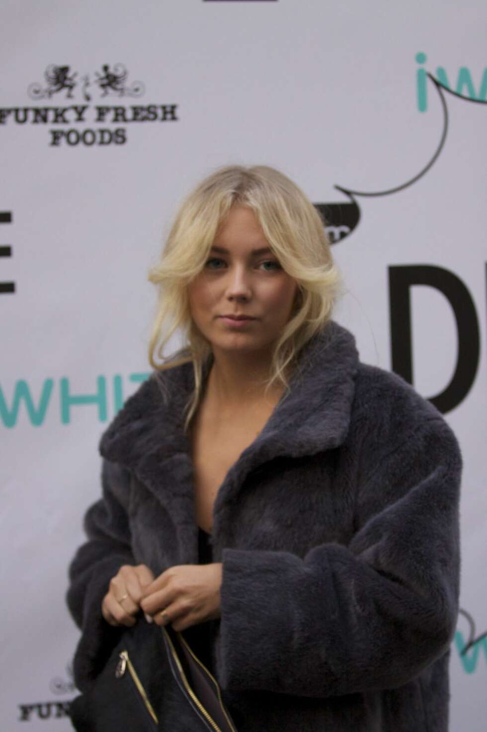 Camilla røk ut av Det Nye-jenta tidligere i sesongen, og kom for å feire på Seeds. Camilla røk ut av Det Nye-jenta tidligere i sesongen, og kom for å feire på Seeds.
