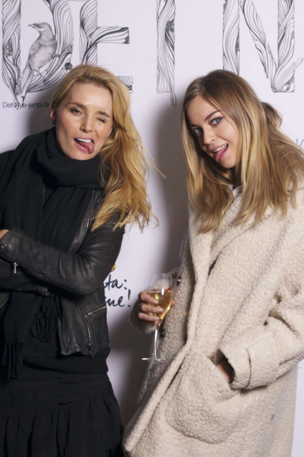 Både Camilla Pihl og Charlotte Thorstvedt har prydet forsiden til Det Nye tidligere, her i en litt mer leken pose! Både Camilla Pihl og Charlotte Thorstvedt har prydet forsiden til Det Nye tidligere, her i en litt mer leken pose!