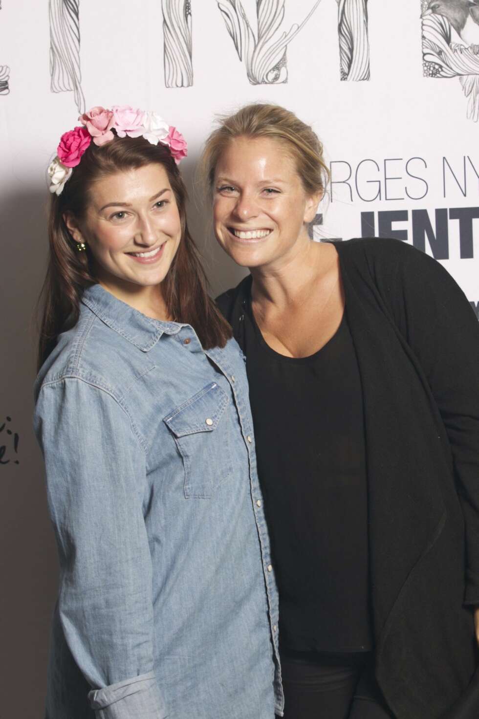 Blomsterfine og søte foran forsideveggen. Blomsterfine og søte foran forsideveggen.