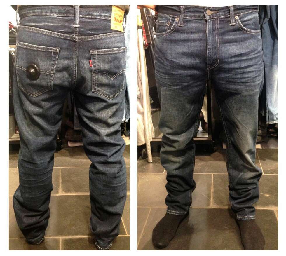 LEVI'S: Modell: 508. Strl. 33/32. Pris: 999 kr. LEVI'S: Modell: 508. Strl. 33/32. Pris: 999 kr.