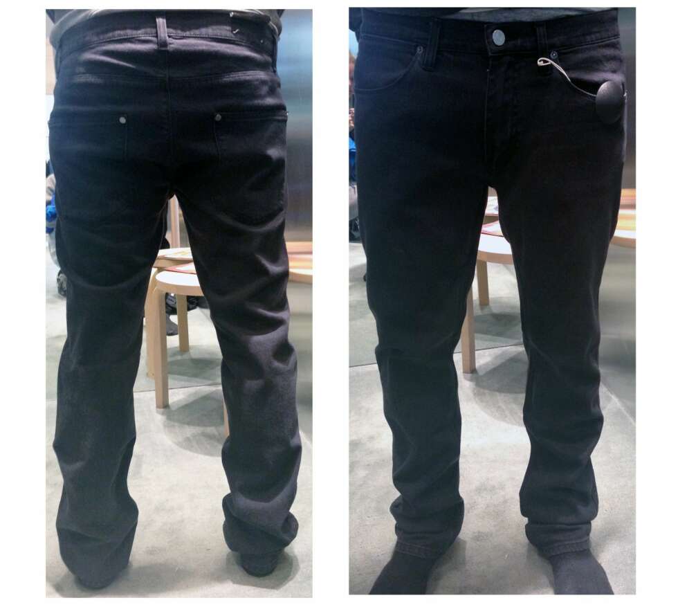 ACNE: Modell: Max used Cash. Str: 33/32. Pris: 1295 kr. ACNE: Modell: Max used Cash. Str: 33/32. Pris: 1295 kr.