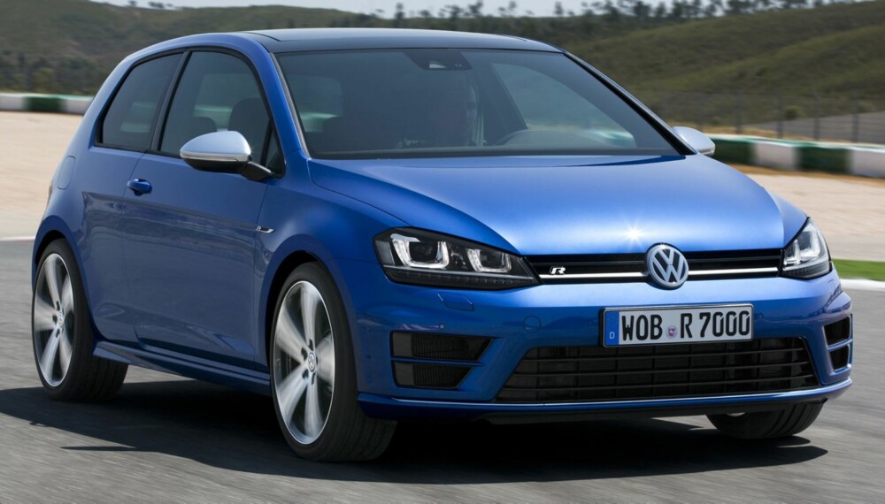 VINNER: Dersom forslaget til endringene i bilavgiftene i statsbudsjettet blir vedtatt, vil VW Golf R få et avgiftskutt på 43 000 kroner. Det skyldes at forslaget innebærer at man skal legge mindre vekt på effektkomponenten, altså antall hestekrefter. FOTO: VW VINNER: Dersom forslaget til endringene i bilavgiftene i statsbudsjettet blir vedtatt, vil VW Golf R få et avgiftskutt på 43 000 kroner. Det skyldes at forslaget innebærer at man skal legge mindre vekt på effektkomponenten, altså antall hestekrefter. FOTO: VW