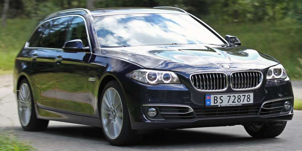 MER DYNAMISK: Forskjellene i utseende stemmer overens med kjørefølelsen: BMW 5-serie er den dynamiske av de to, Volvo V70 byr på staut stabilitet. FOTO: Petter Handeland MER DYNAMISK: Forskjellene i utseende stemmer overens med kjørefølelsen: BMW 5-serie er den dynamiske av de to, Volvo V70 byr på staut stabilitet. FOTO: Petter Handeland