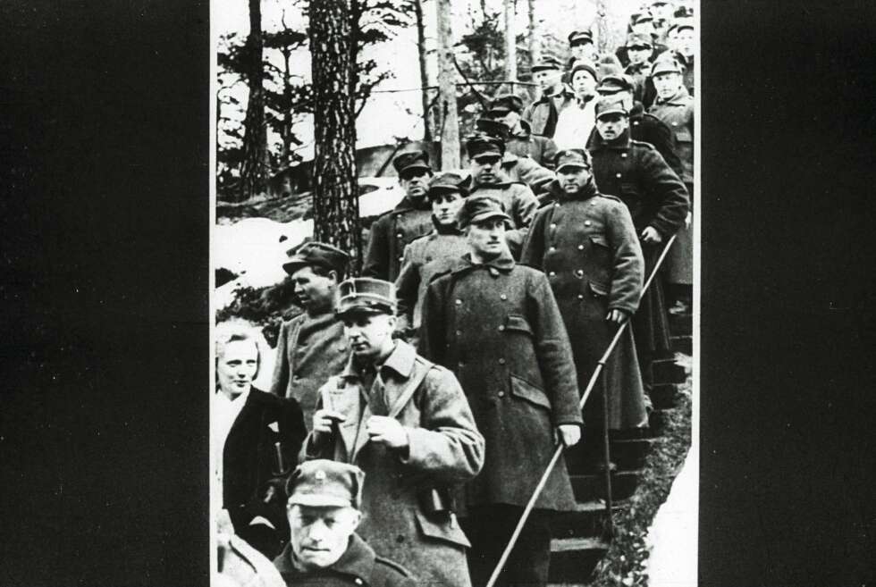 Norske krigsfanger på Elverum. Norske krigsfanger på Elverum.