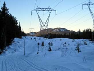 ENERGISK START: Vi lurer oss "bakveien" til Kikut, langs kraftledingene og Bjørnsjøhelvete. ENERGISK START: Vi lurer oss "bakveien" til Kikut, langs kraftledingene og Bjørnsjøhelvete.