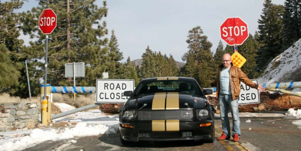 STENGT: Langt inne i Los Angeles National Forest var det plutselig full stopp. Lite håp om å passere denne veisperringen... STENGT: Langt inne i Los Angeles National Forest var det plutselig full stopp. Lite håp om å passere denne veisperringen...