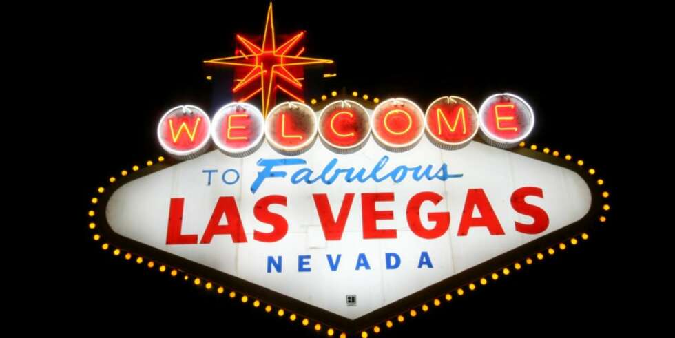 GAMBLING OG HOR: Har du lomma full av penger ved ankomst, risikerer du å være blakk som ei kirkerotte "leaving Las Vegas". Her kan karakteren svekkes på de aller fleste måter. GAMBLING OG HOR: Har du lomma full av penger ved ankomst, risikerer du å være blakk som ei kirkerotte "leaving Las Vegas". Her kan karakteren svekkes på de aller fleste måter.