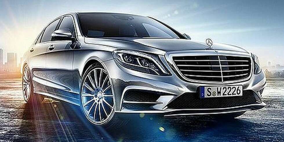 LEKKASJE: Mercedes har lettet på sløret når det gjelder interiøret i nye S-klasse, men ingen offisielle bilder av selve bilen er vist. Dette har imidlertid lekket på nett. FOTO: Ukjent LEKKASJE: Mercedes har lettet på sløret når det gjelder interiøret i nye S-klasse, men ingen offisielle bilder av selve bilen er vist. Dette har imidlertid lekket på nett. FOTO: Ukjent